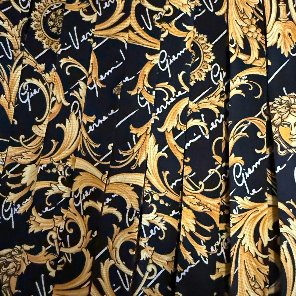 NEW! Versace Black and Gold Baroque Pleated Skirt - Picture 2 of 8